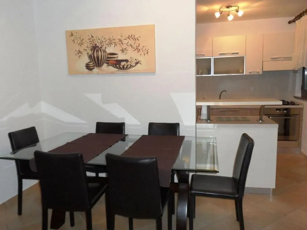 Mesmerising Apartment In Punat